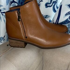 Sperry Tan Leather Ankle Booties